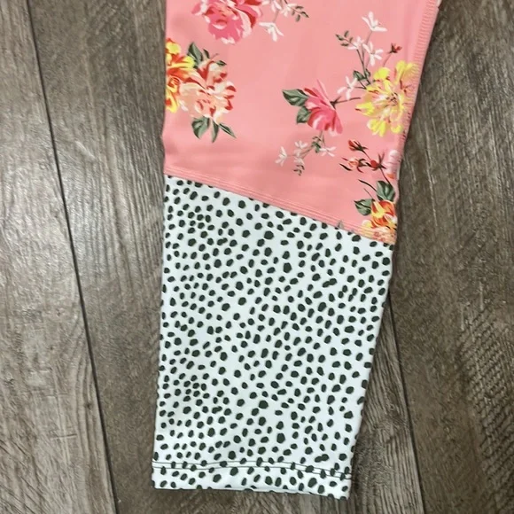 Nanette Lepore Floral Active  Legging’s - Picture 3 of 7